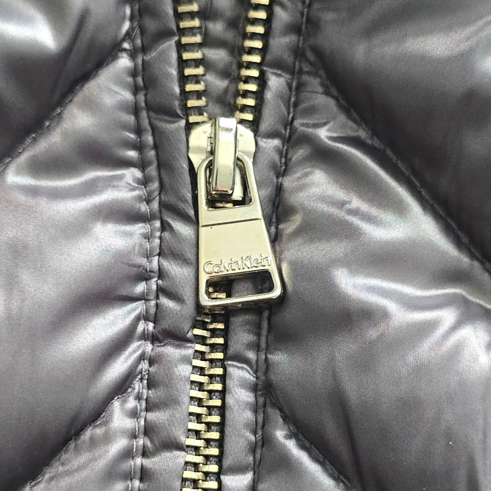 Calvin Klein Premium Down Puffer Vest Gray Metallic Chevron Quilted Small - Picture 6 of 9